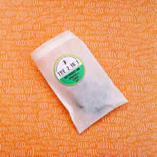 Load image into Gallery viewer, 2 in 1 Shampoo & Conditioner: Spirulina & Lemon